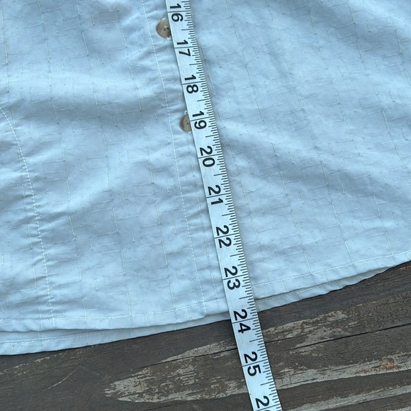 The North Face Button-down Shirt with zippered side pocket - Picture 14 of 16